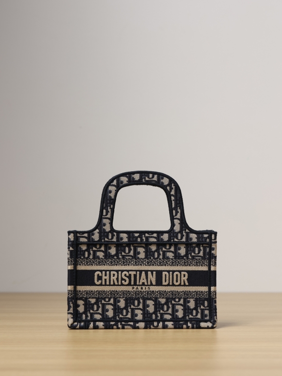 Dior Dior