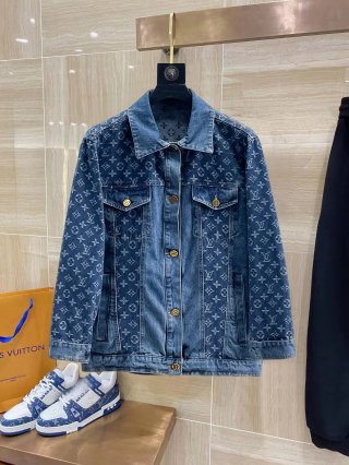 Coats & Jackets Coats & Jackets