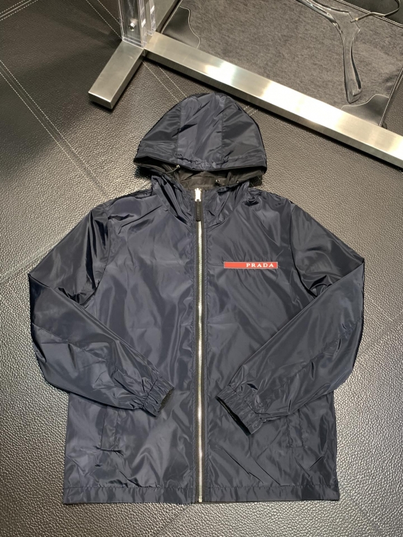 Hoodies & Sweatshirts