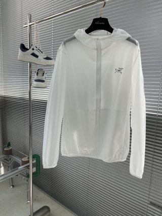 Hoodies & Sweatshirts Hoodies & Sweatshirts