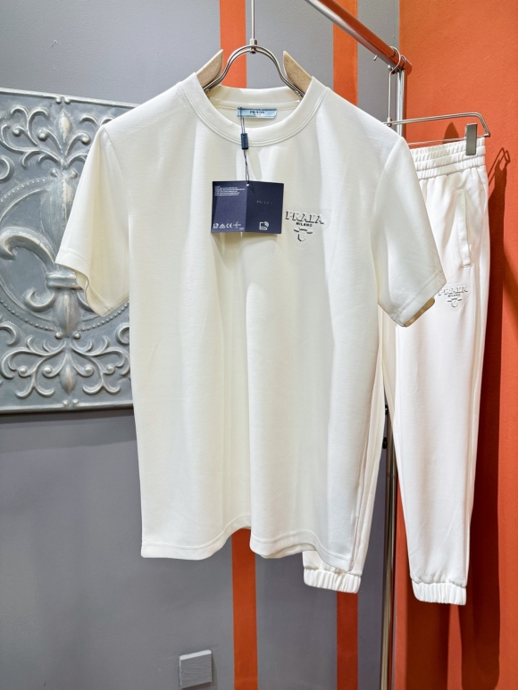 Leisure suit Leisure suit