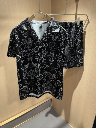 Leisure suit Leisure suit