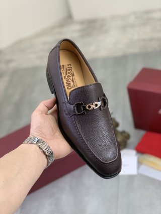 FerragamoSHOES