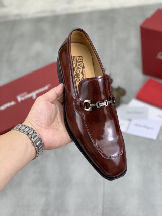 FerragamoSHOES