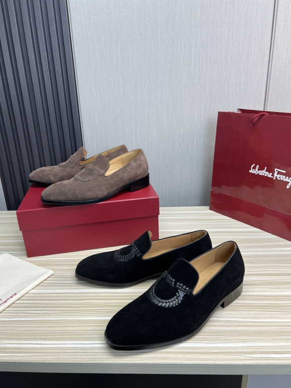 FerragamoSHOES