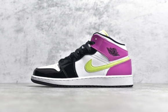 AirJordan1MidSHOES