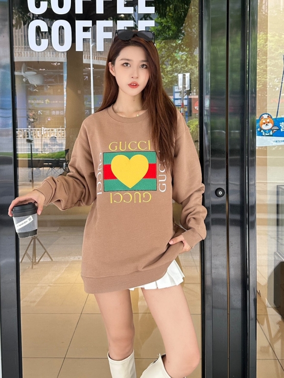 Hoodies & Sweatshirts