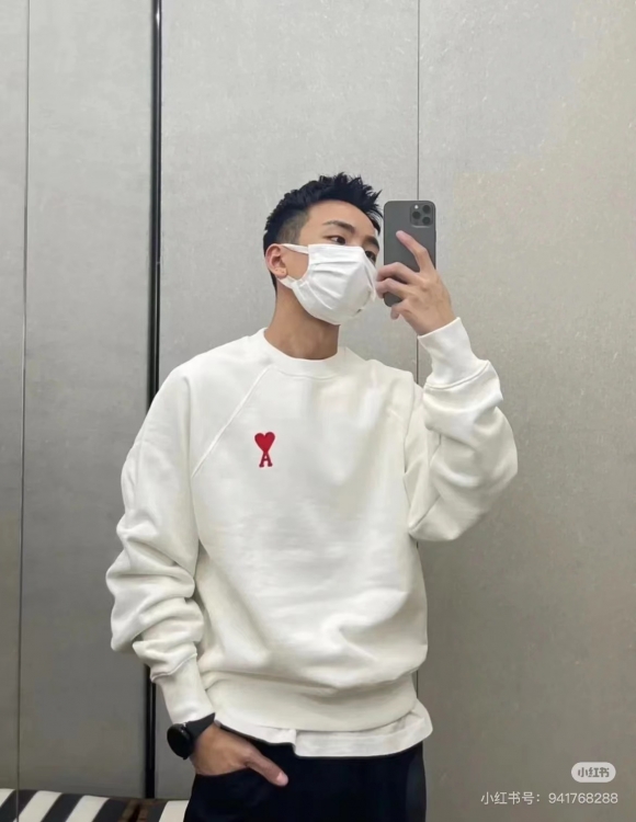 Hoodies & Sweatshirts