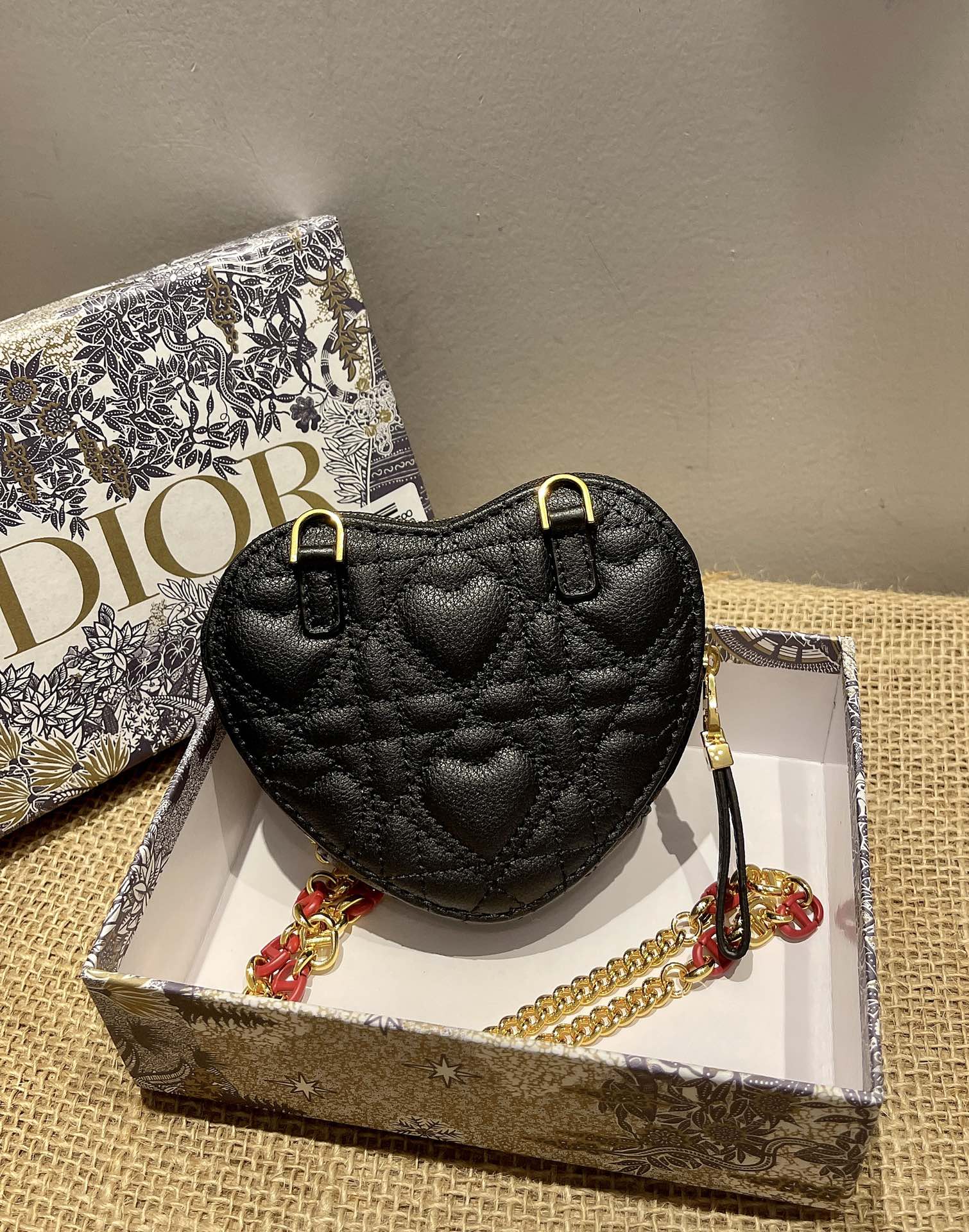 Dior