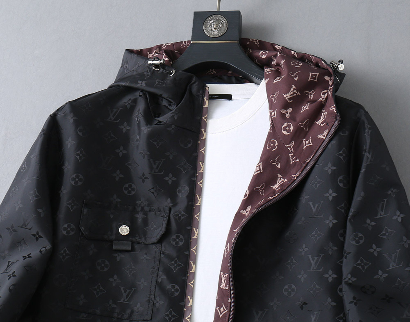 Hoodies & Sweatshirts