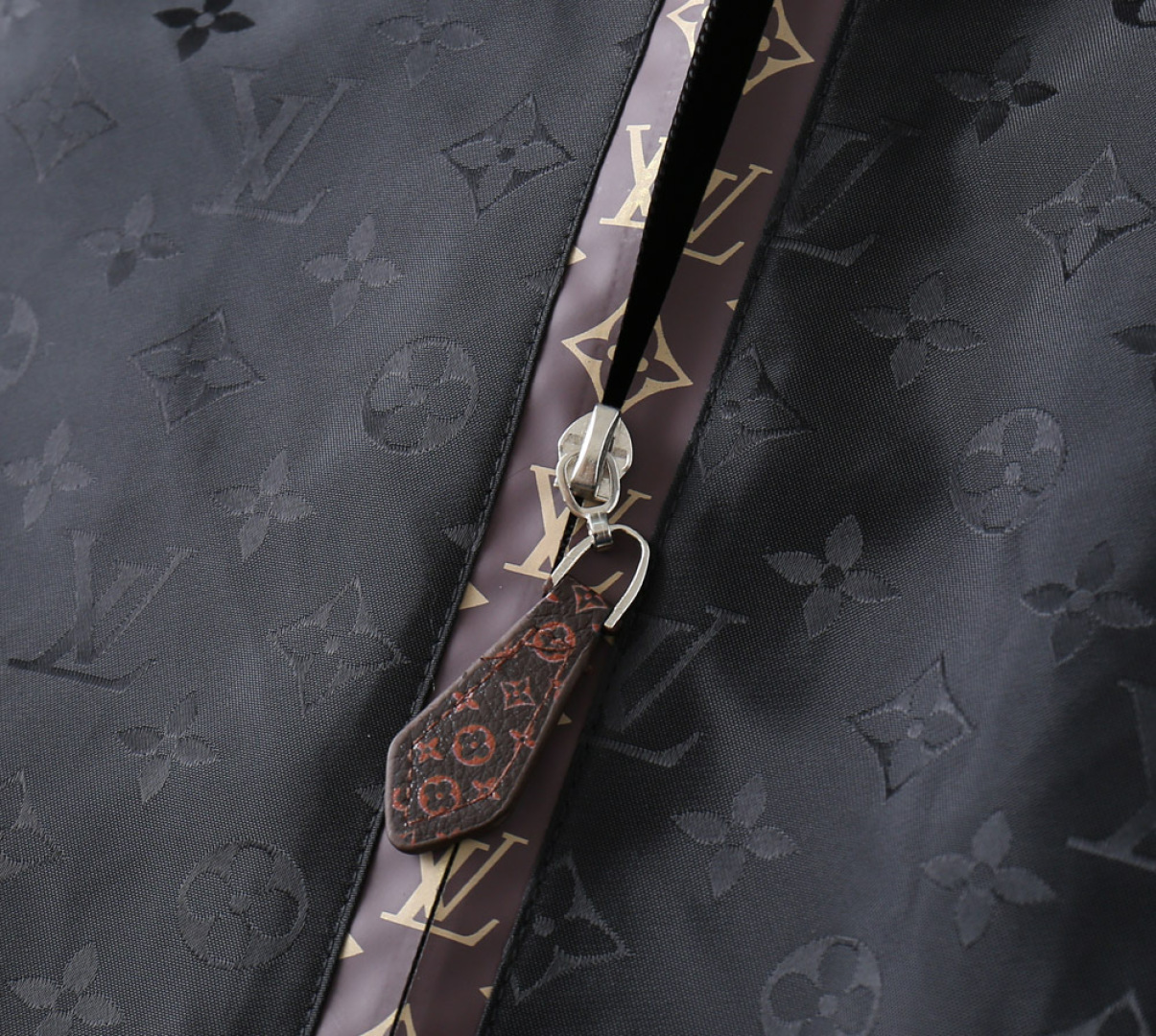 Hoodies & Sweatshirts