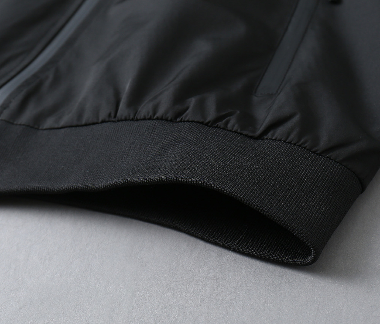 Hoodies & Sweatshirts