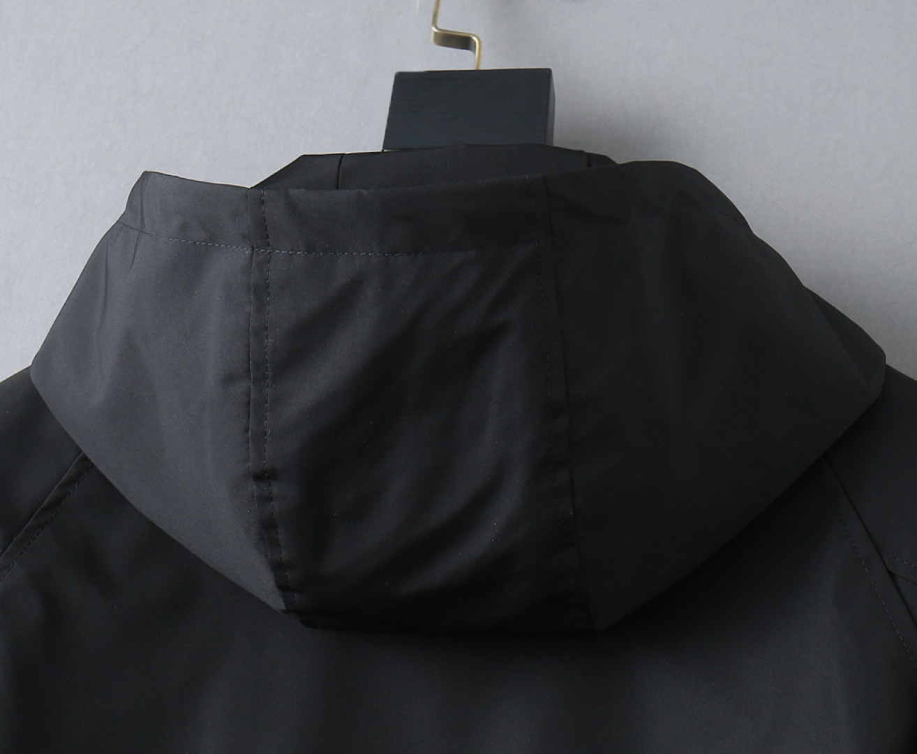 Hoodies & Sweatshirts