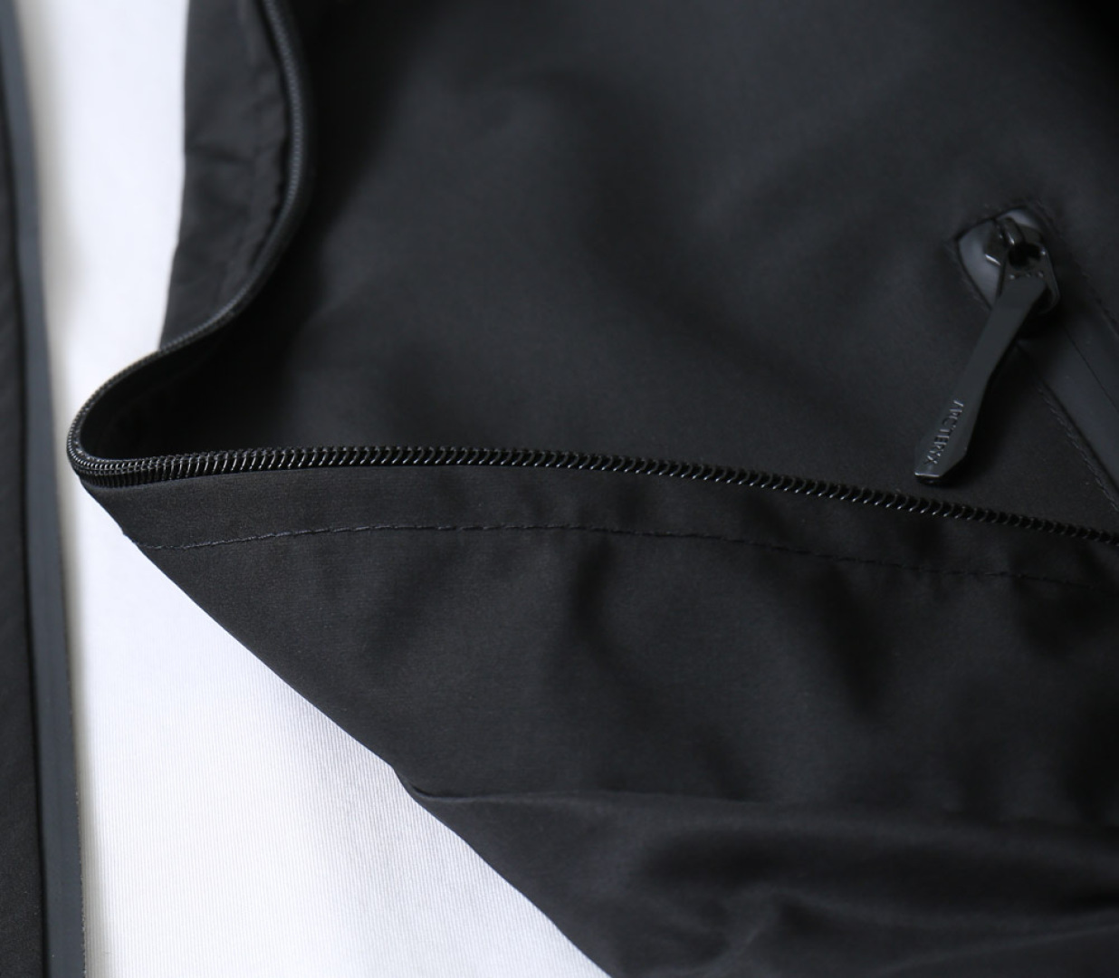 Hoodies & Sweatshirts