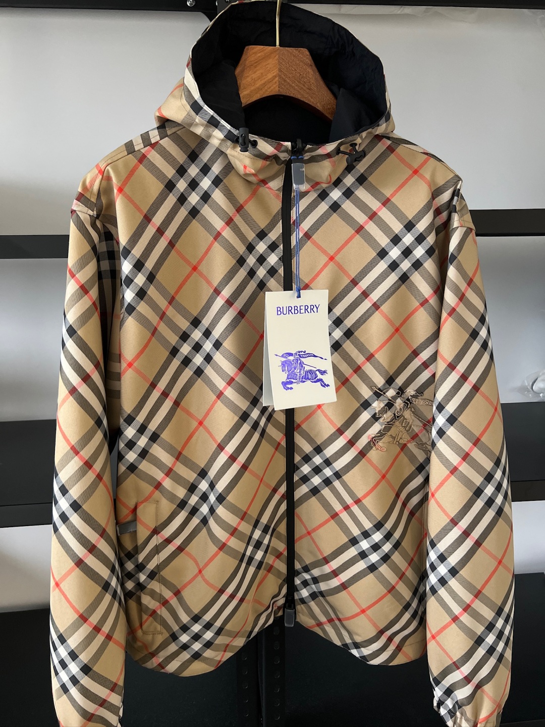 Hoodies & Sweatshirts