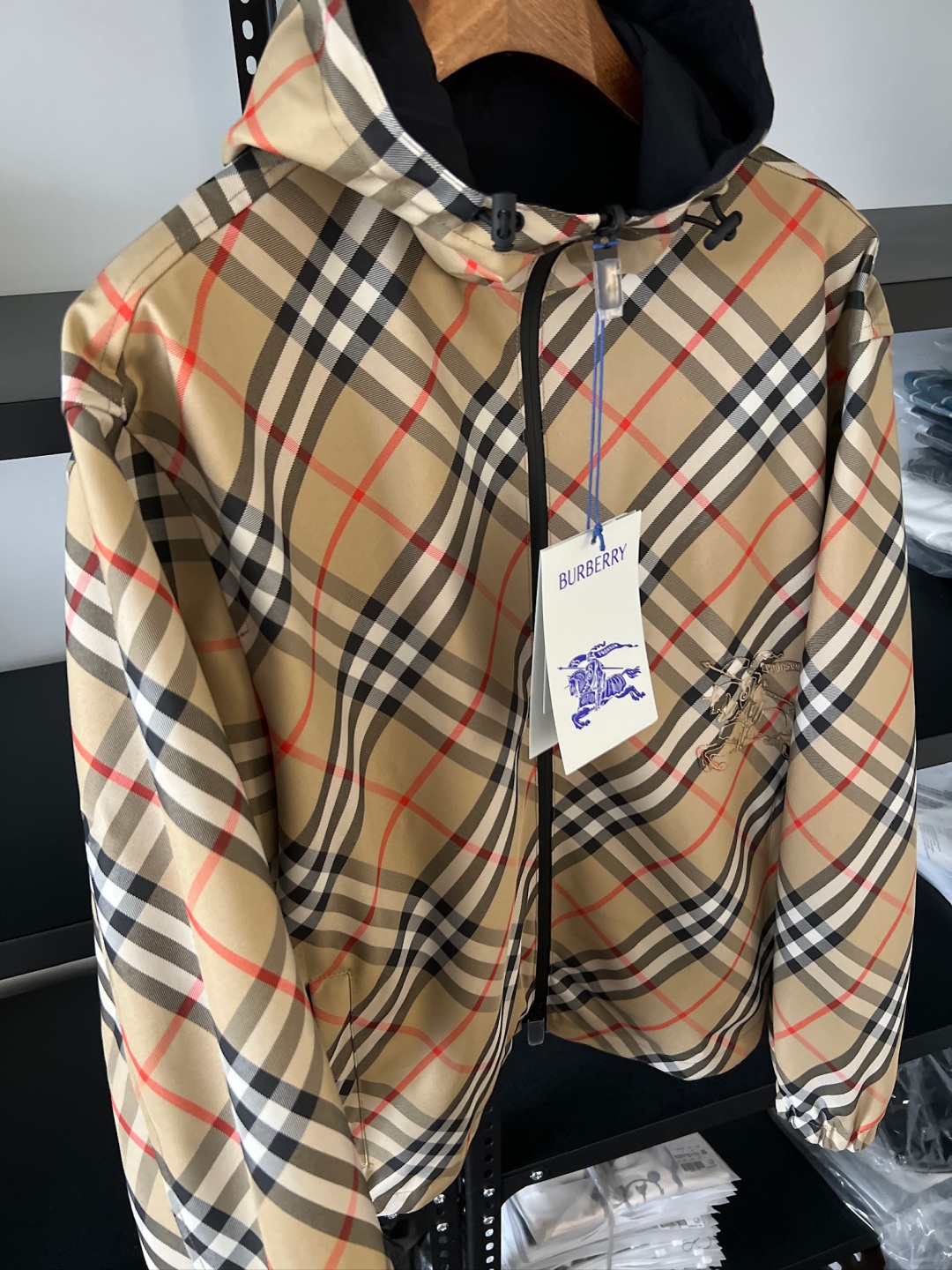 Hoodies & Sweatshirts