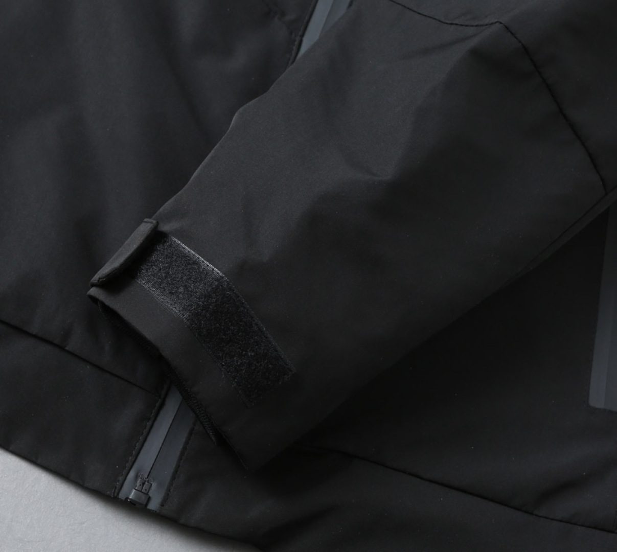 Hoodies & Sweatshirts