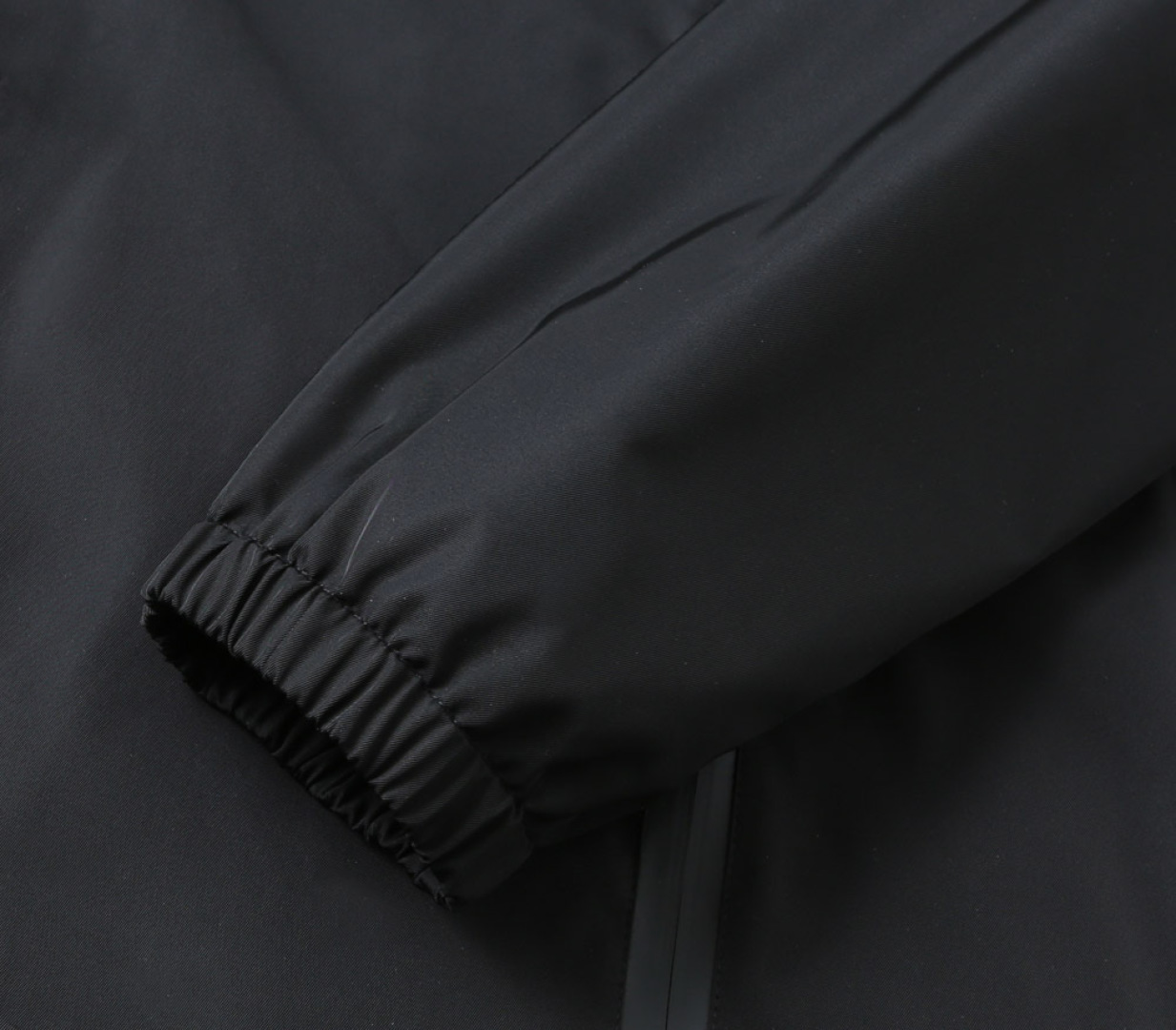 Hoodies & Sweatshirts