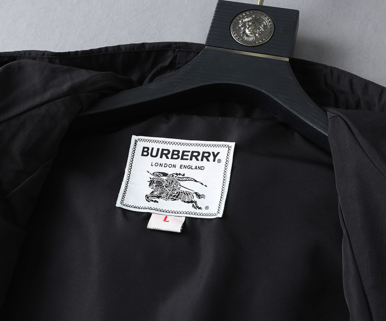 Hoodies & Sweatshirts