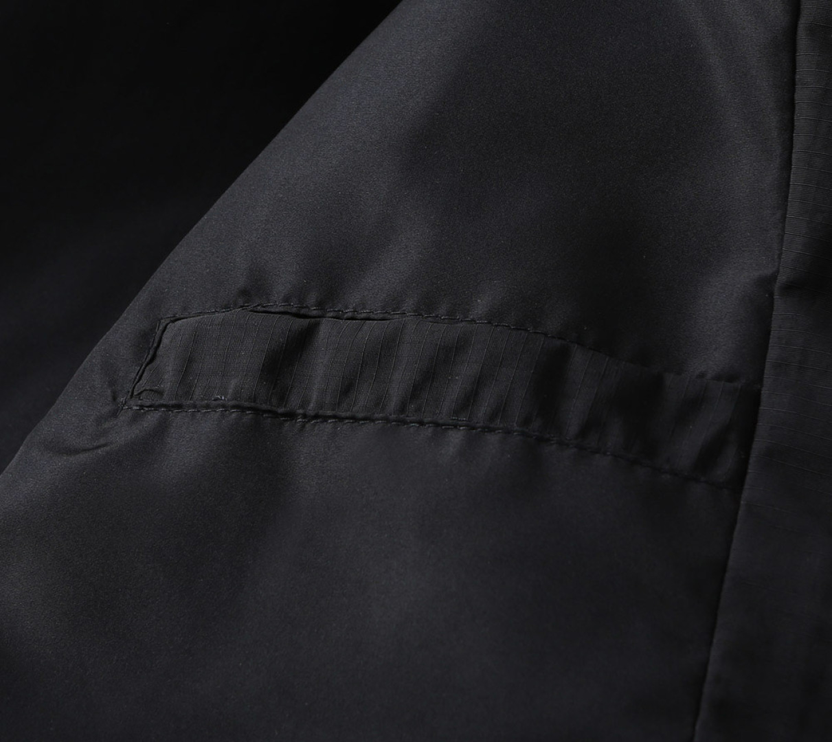 Hoodies & Sweatshirts