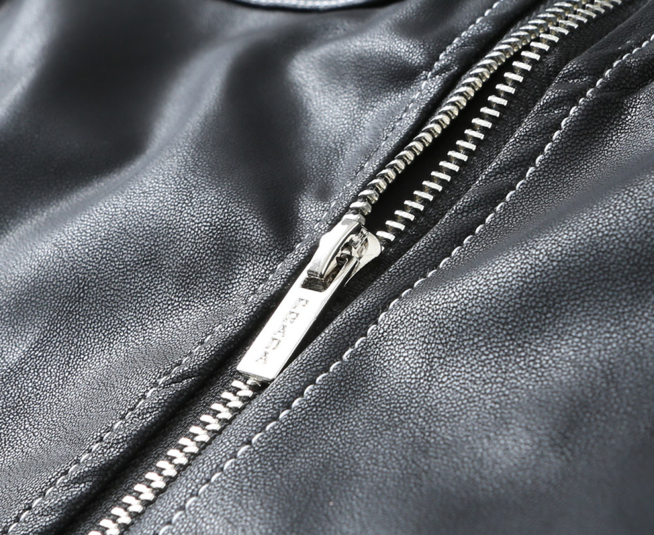 Hoodies & Sweatshirts