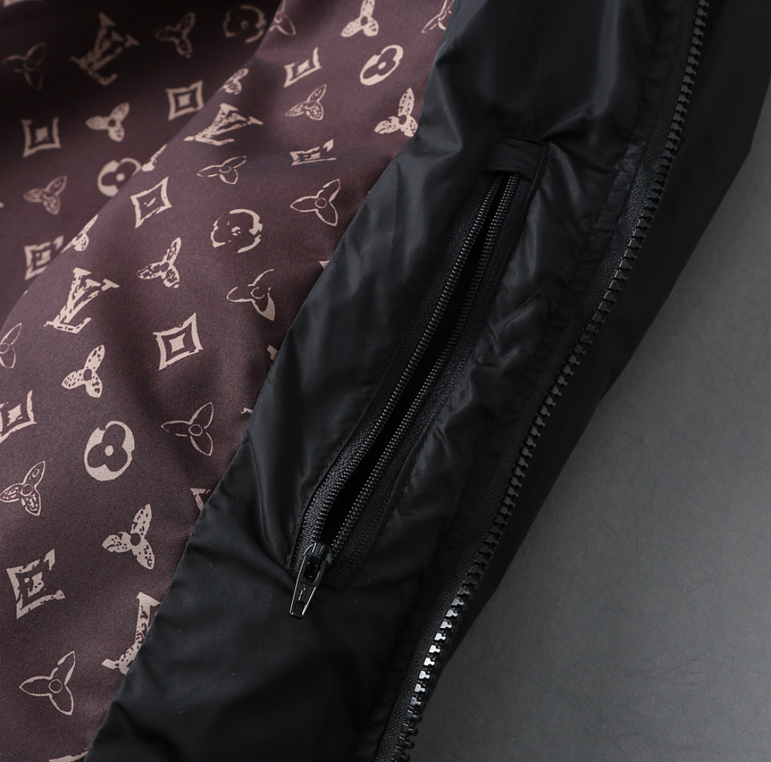 Hoodies & Sweatshirts