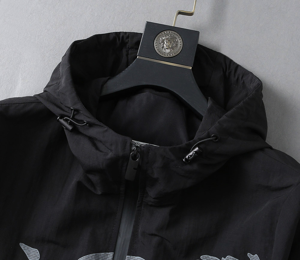 Hoodies & Sweatshirts