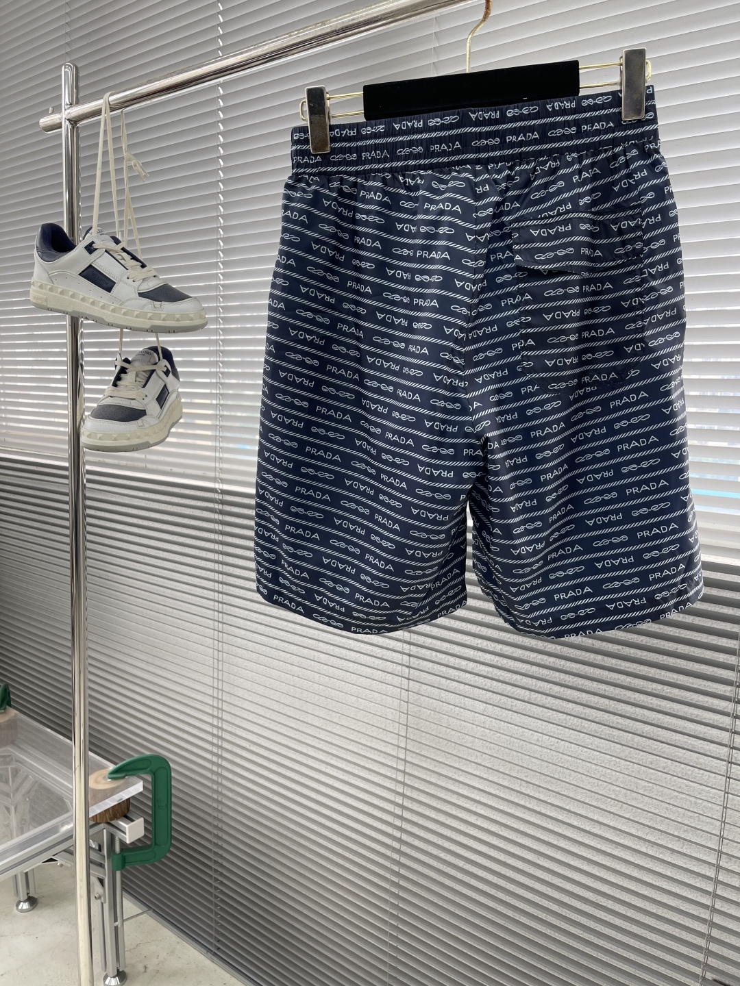 Hoodies & Sweatshirts