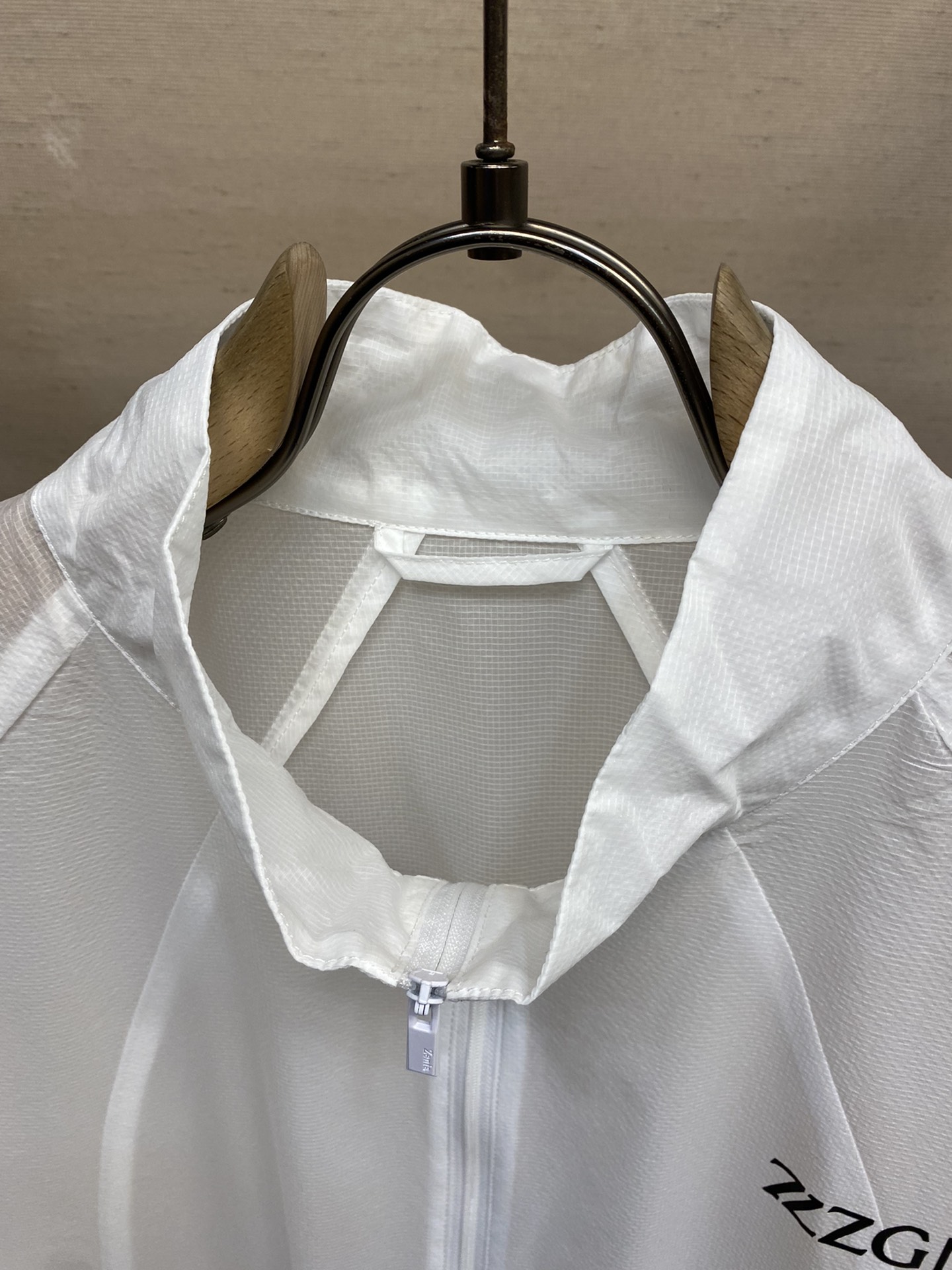 Hoodies & Sweatshirts