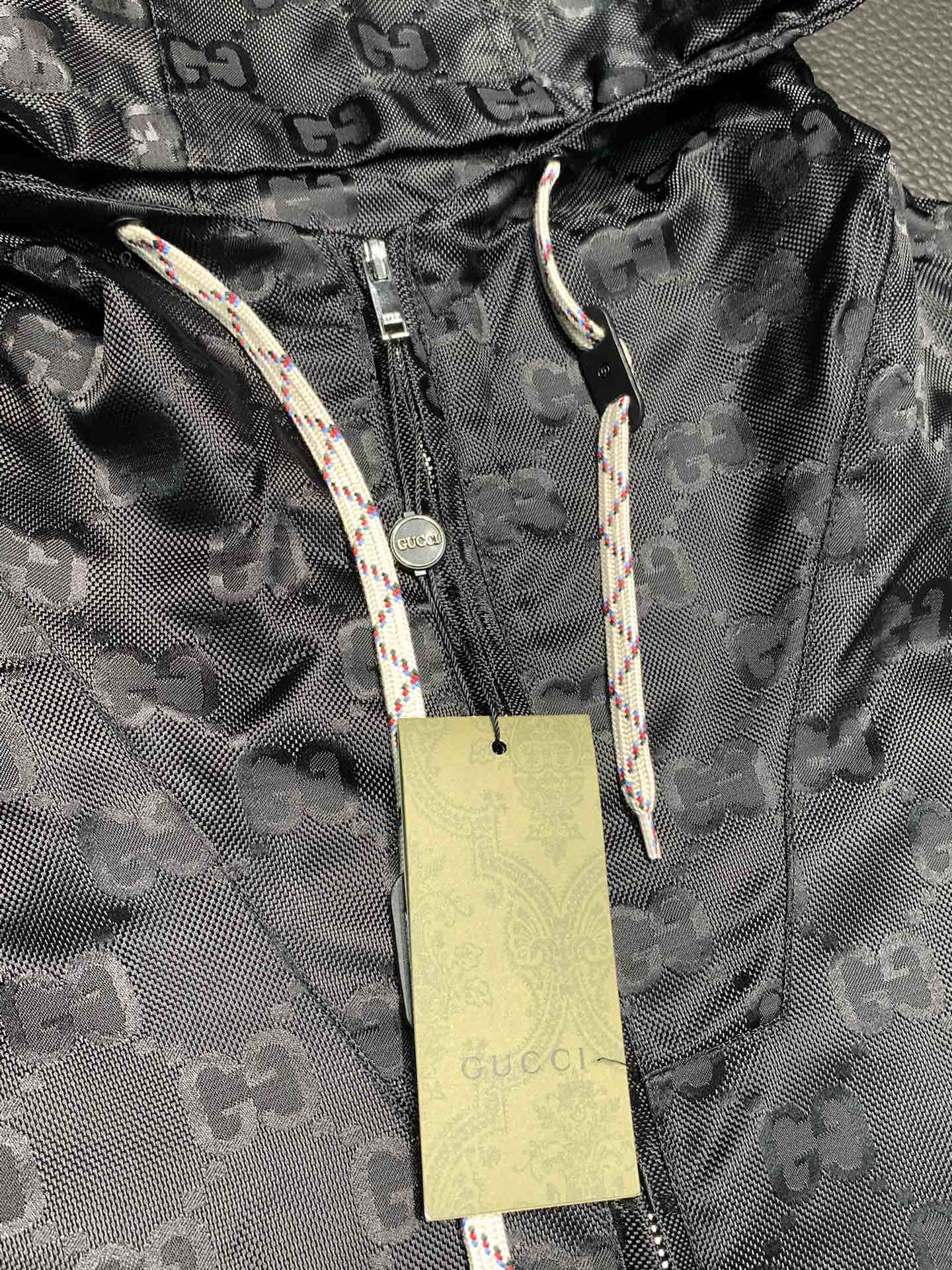 Hoodies & Sweatshirts