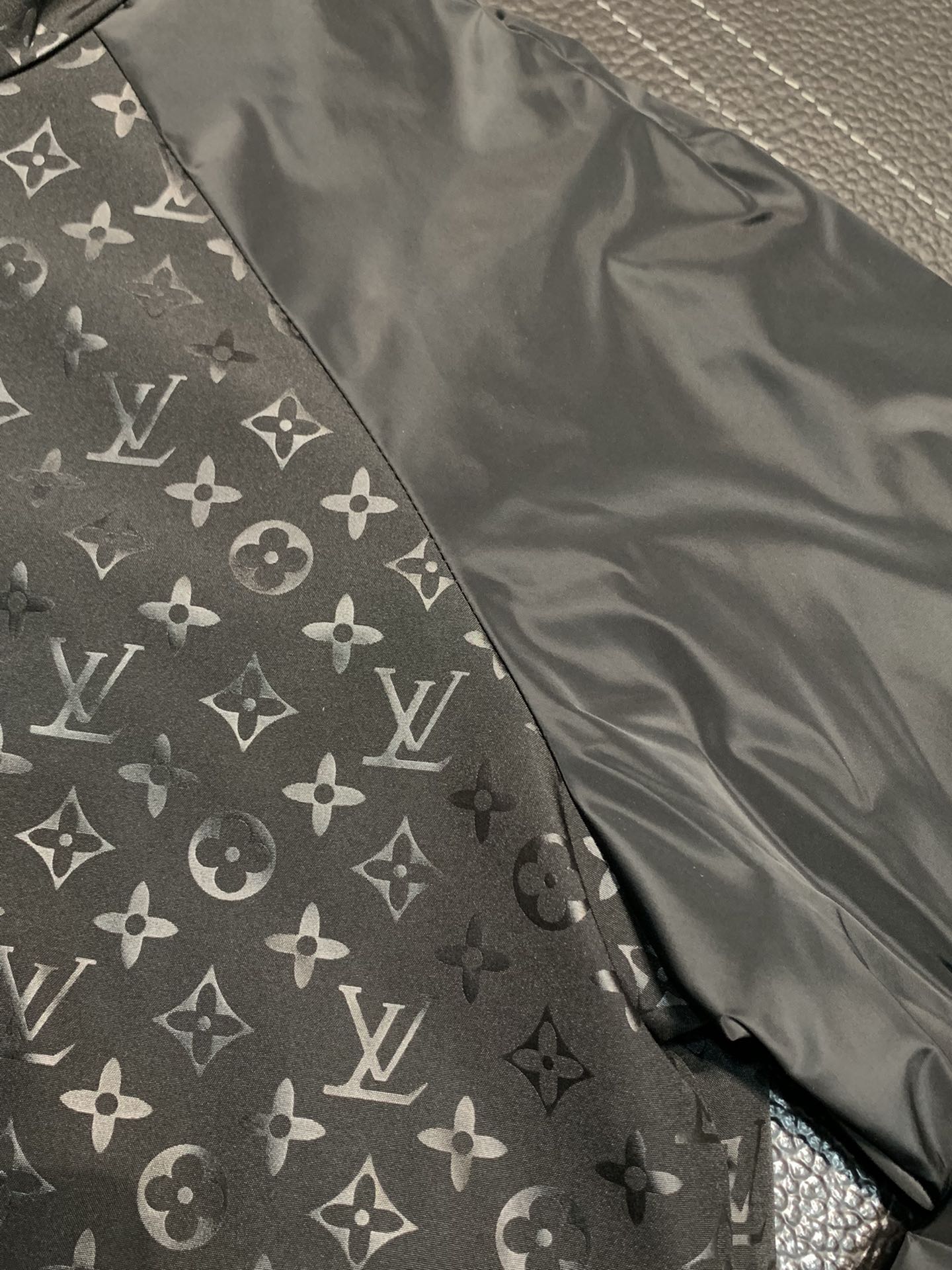 Hoodies & Sweatshirts