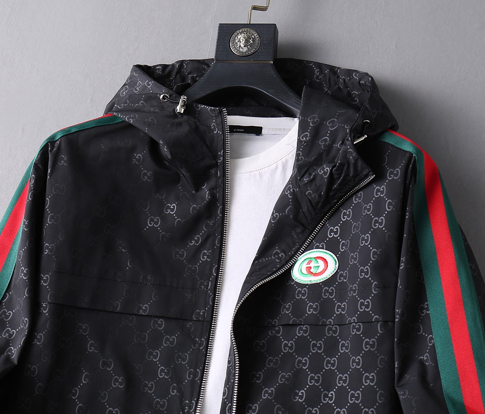 Hoodies & Sweatshirts