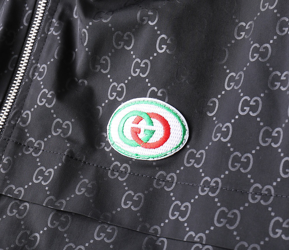 Hoodies & Sweatshirts