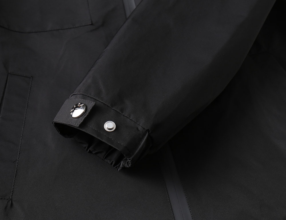 Hoodies & Sweatshirts