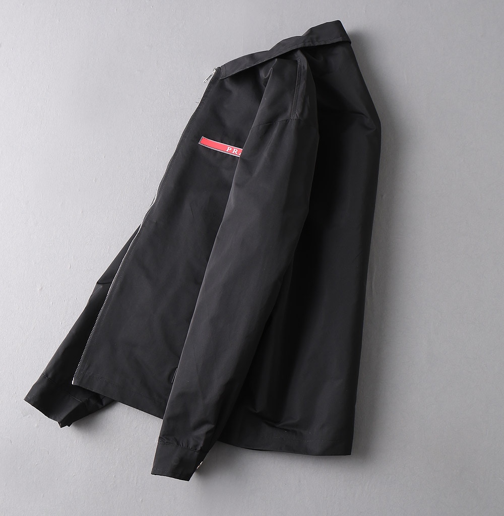 Hoodies & Sweatshirts