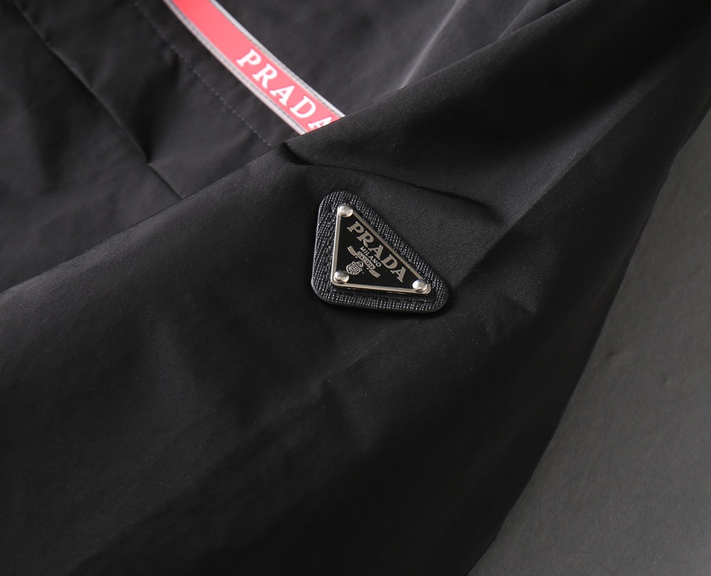 Hoodies & Sweatshirts