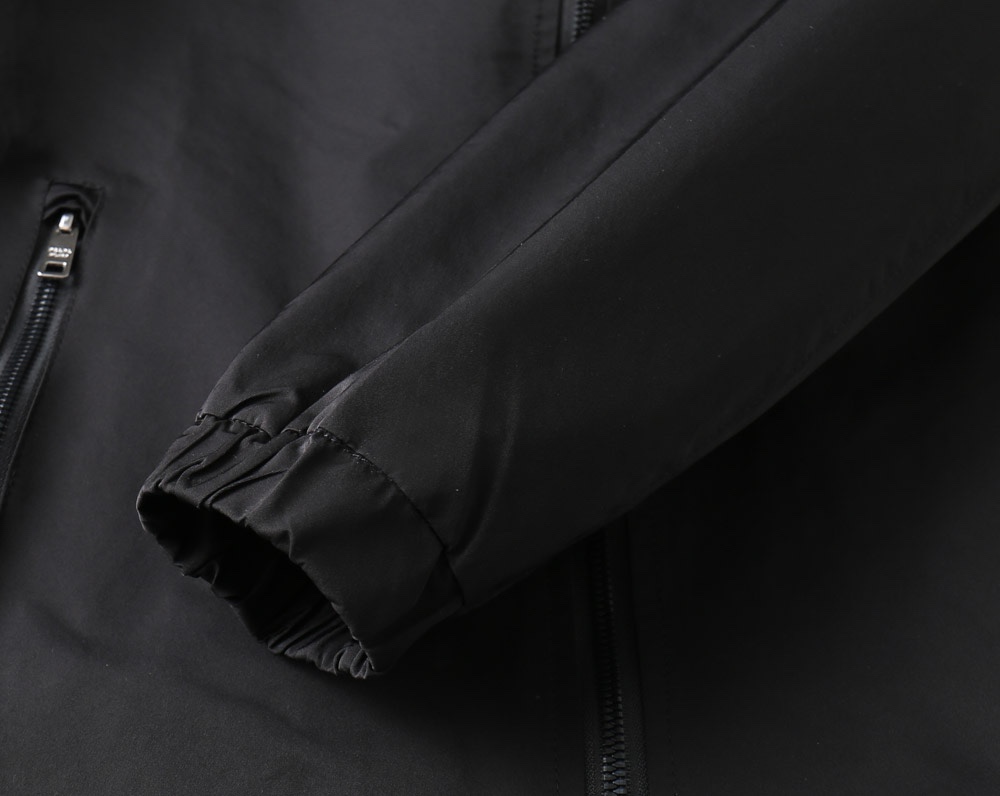 Hoodies & Sweatshirts