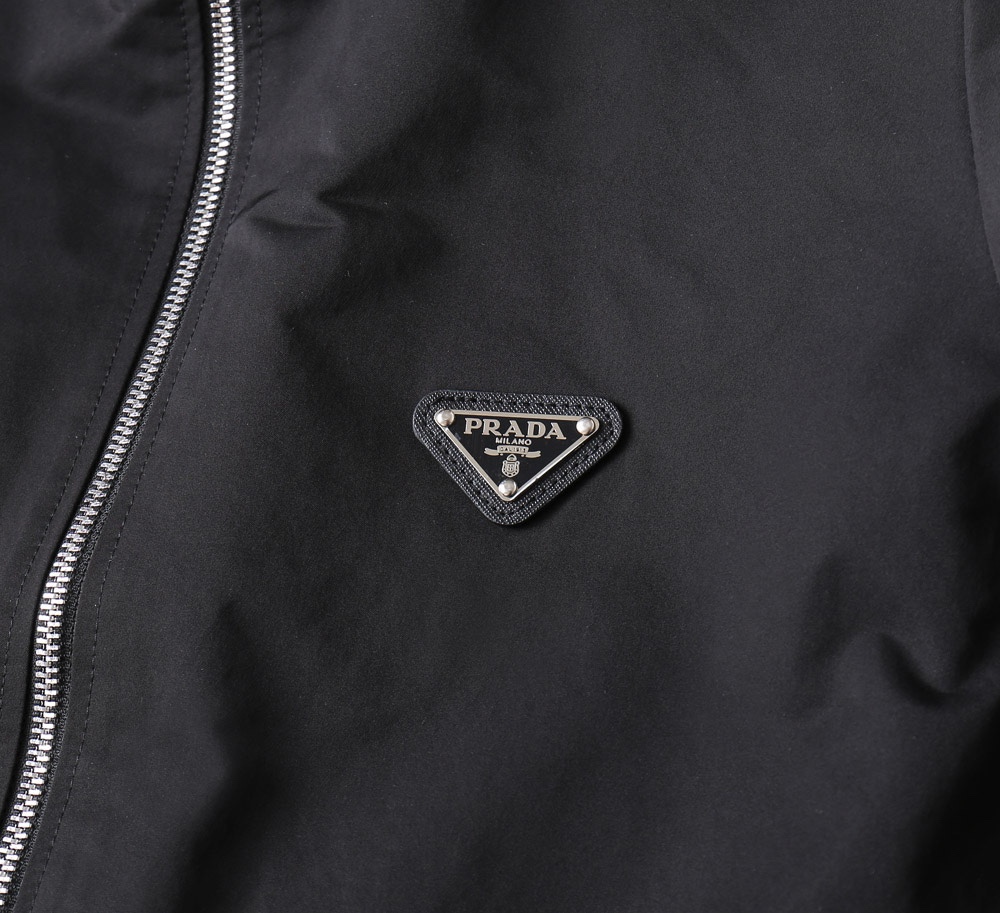 Hoodies & Sweatshirts