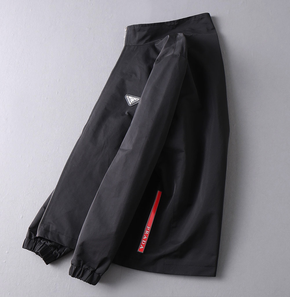 Hoodies & Sweatshirts