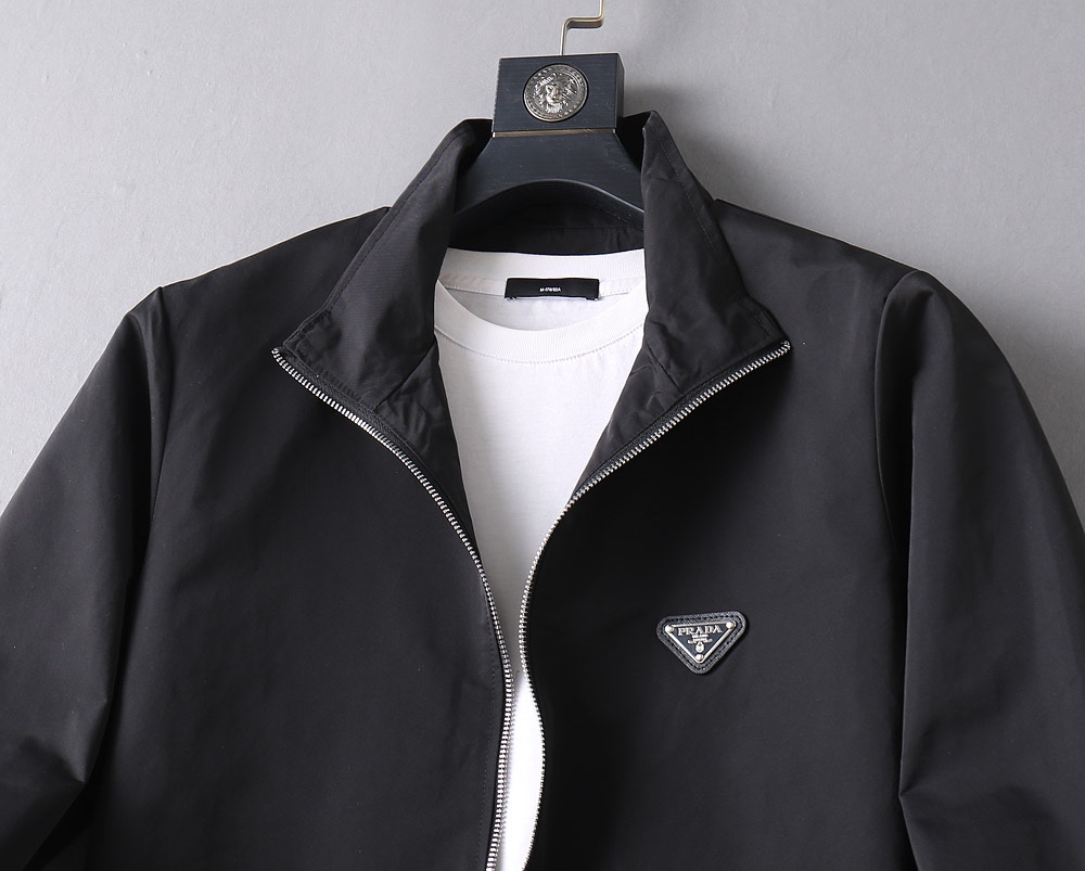 Hoodies & Sweatshirts