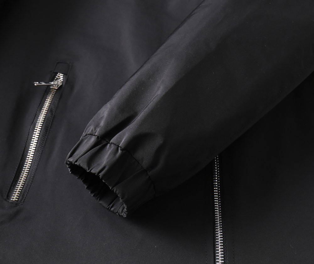 Hoodies & Sweatshirts