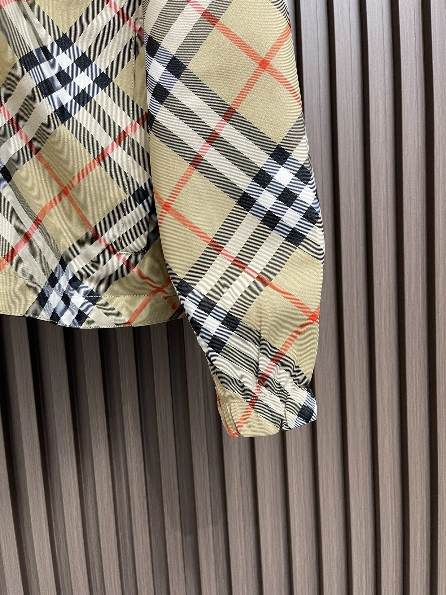 Hoodies & Sweatshirts