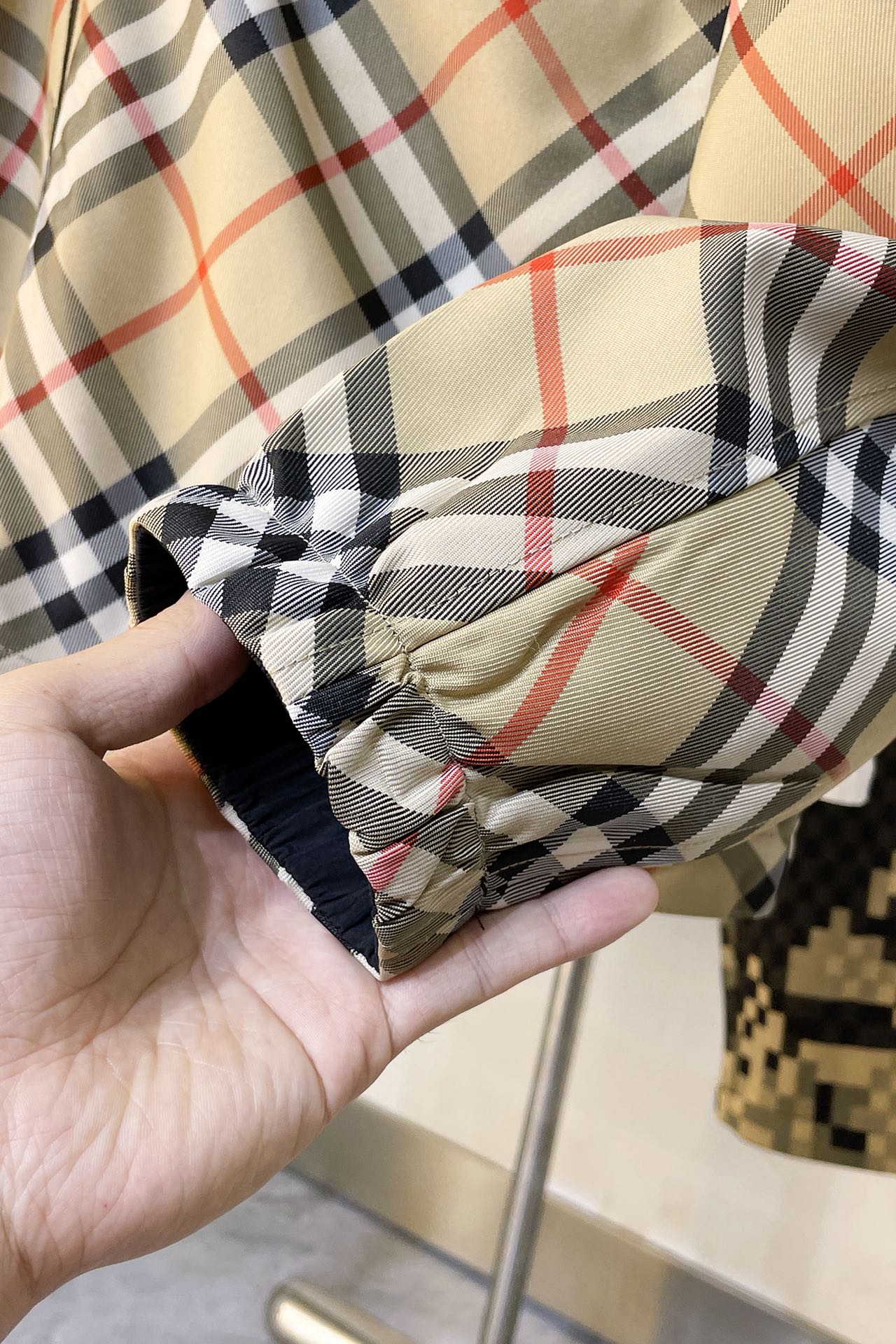 Hoodies & Sweatshirts