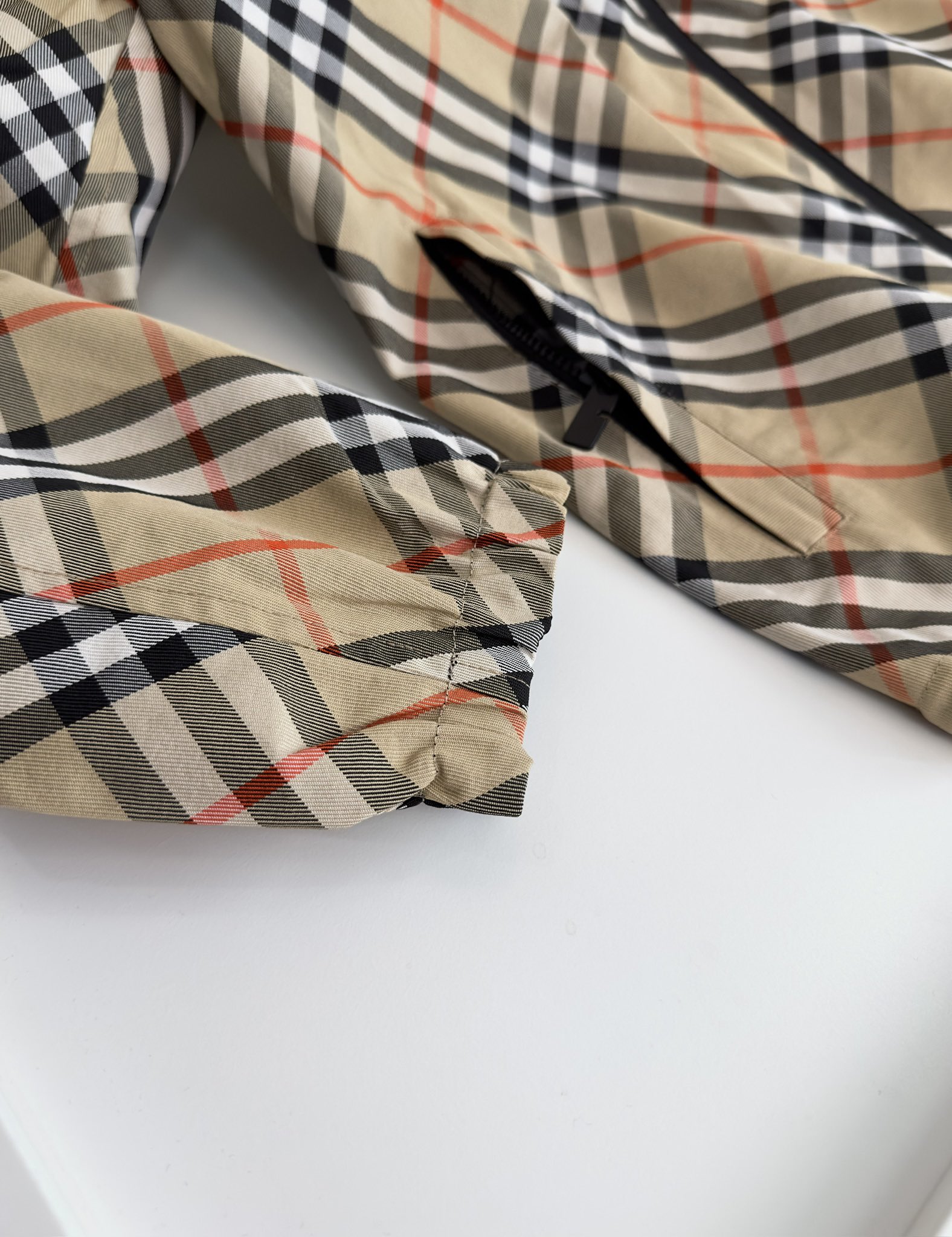 Hoodies & Sweatshirts