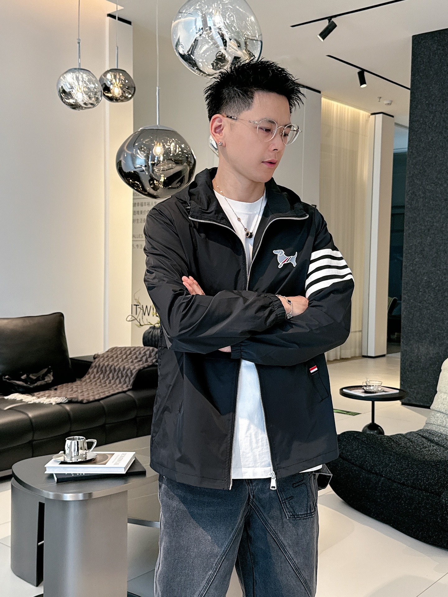 Hoodies & Sweatshirts