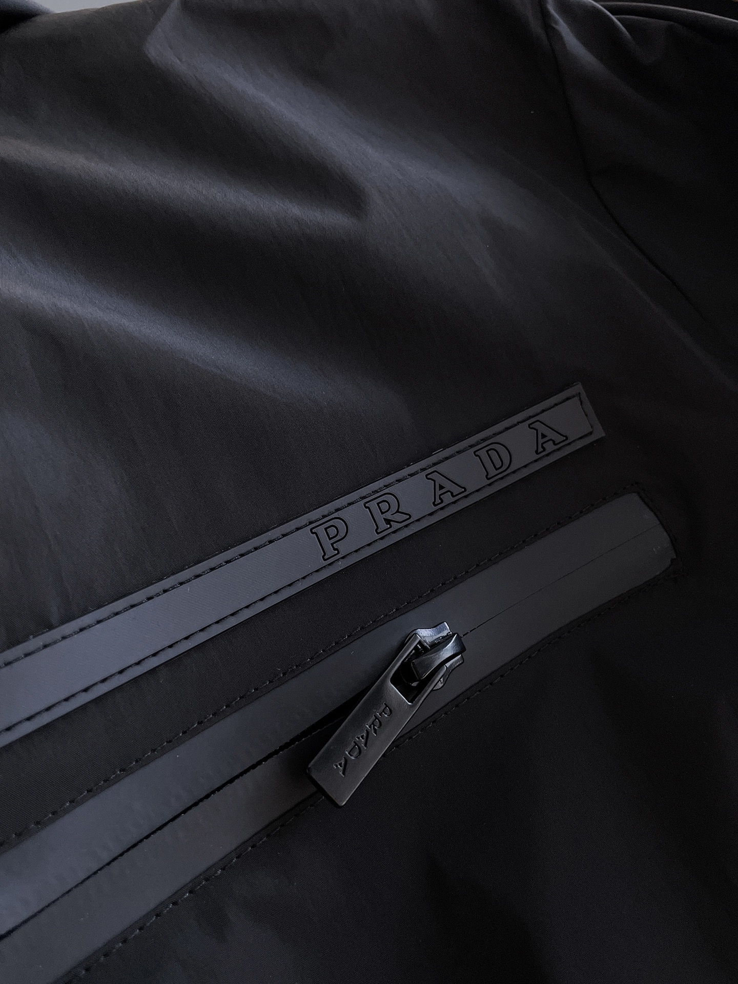 Hoodies & Sweatshirts