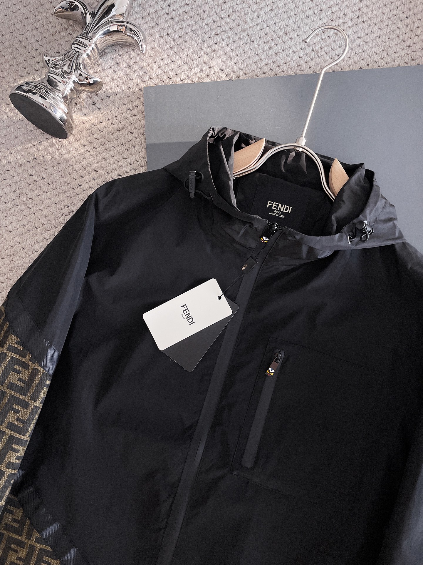 Hoodies & Sweatshirts