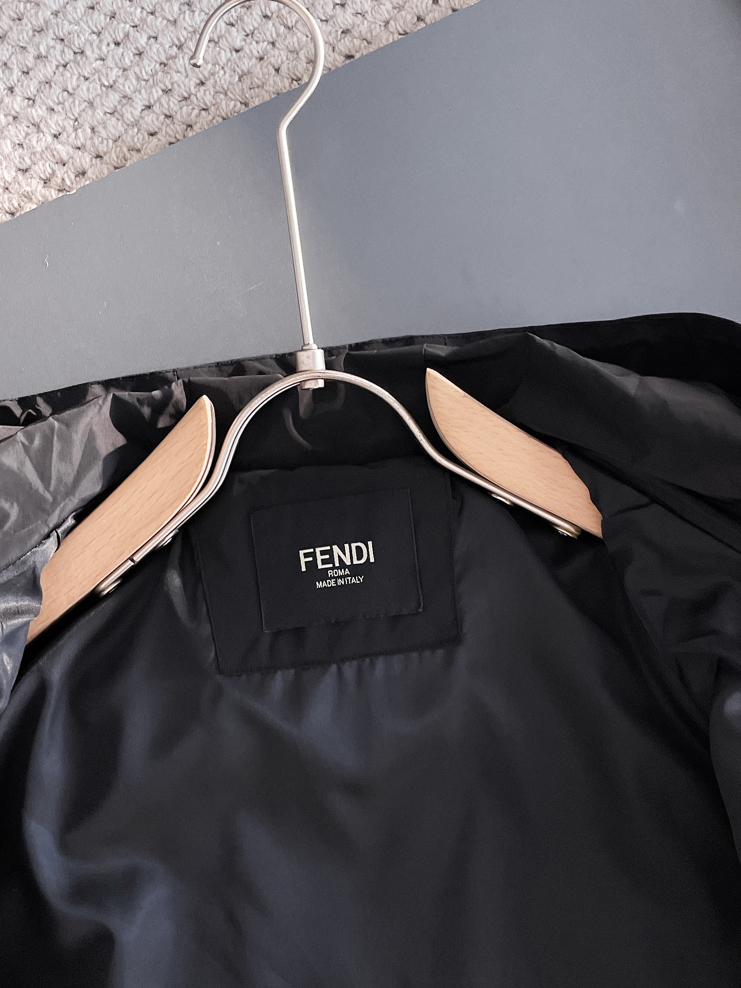 Hoodies & Sweatshirts