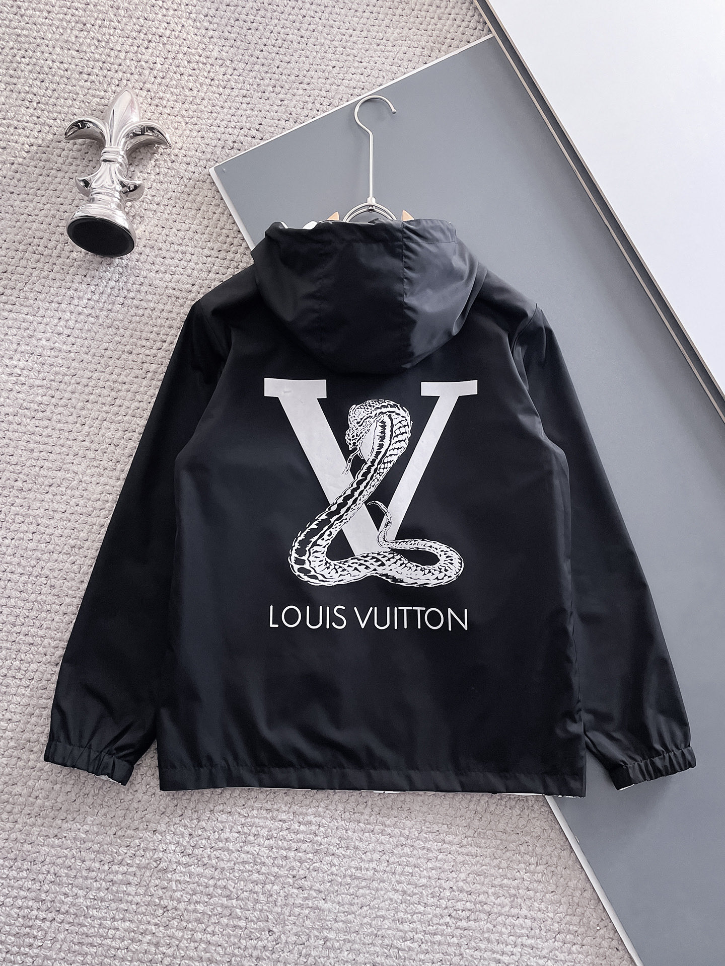 Hoodies & Sweatshirts