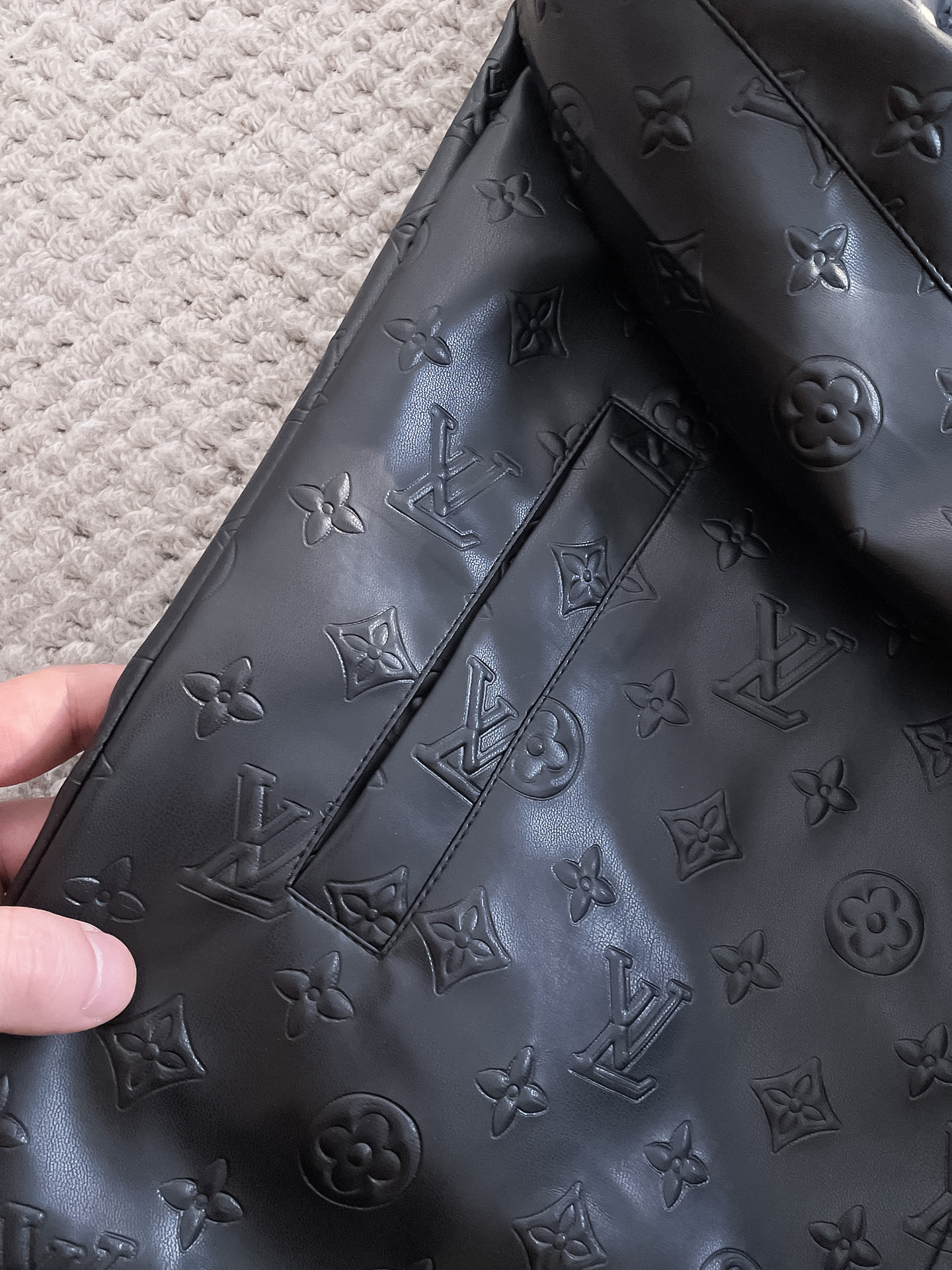 Hoodies & Sweatshirts